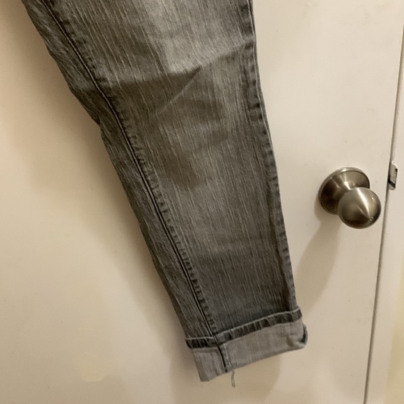 Brand new skinny jeans by Southpole - Picture 3 of 5